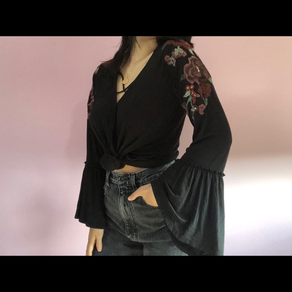 American eagle soft & sexy black embroidered top